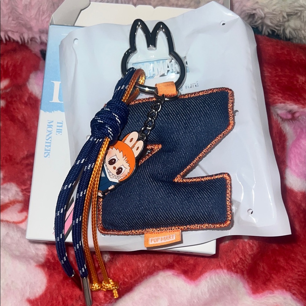 Z pin for love Labubu charm